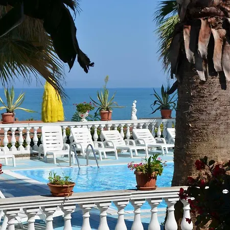 Terrazzo Sul Mare 캠프장 쿠프라마리티마